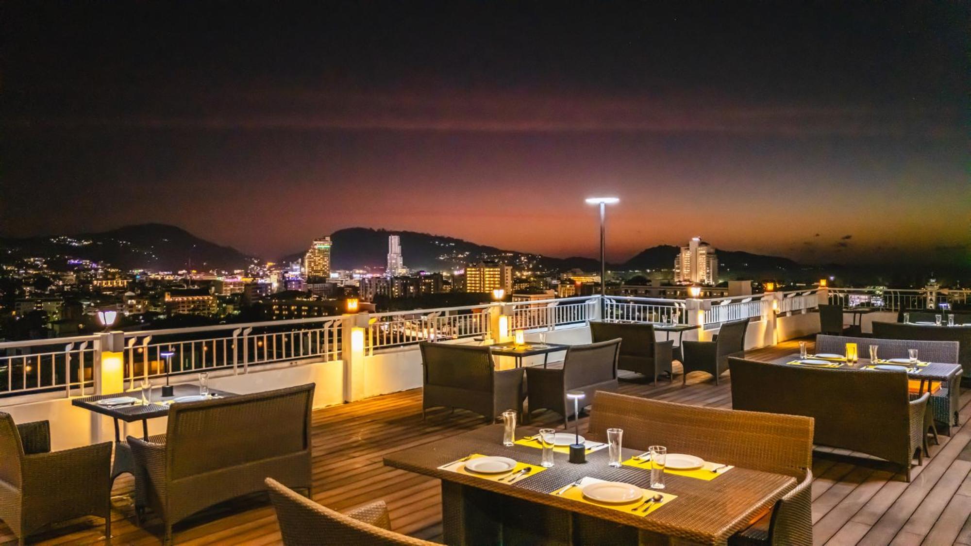 카사 델 M 리조트 Patong 외부 사진